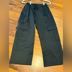 COG THE BIG SMOKE women’s Black Cargo Wide-Leg Pants No size tag.